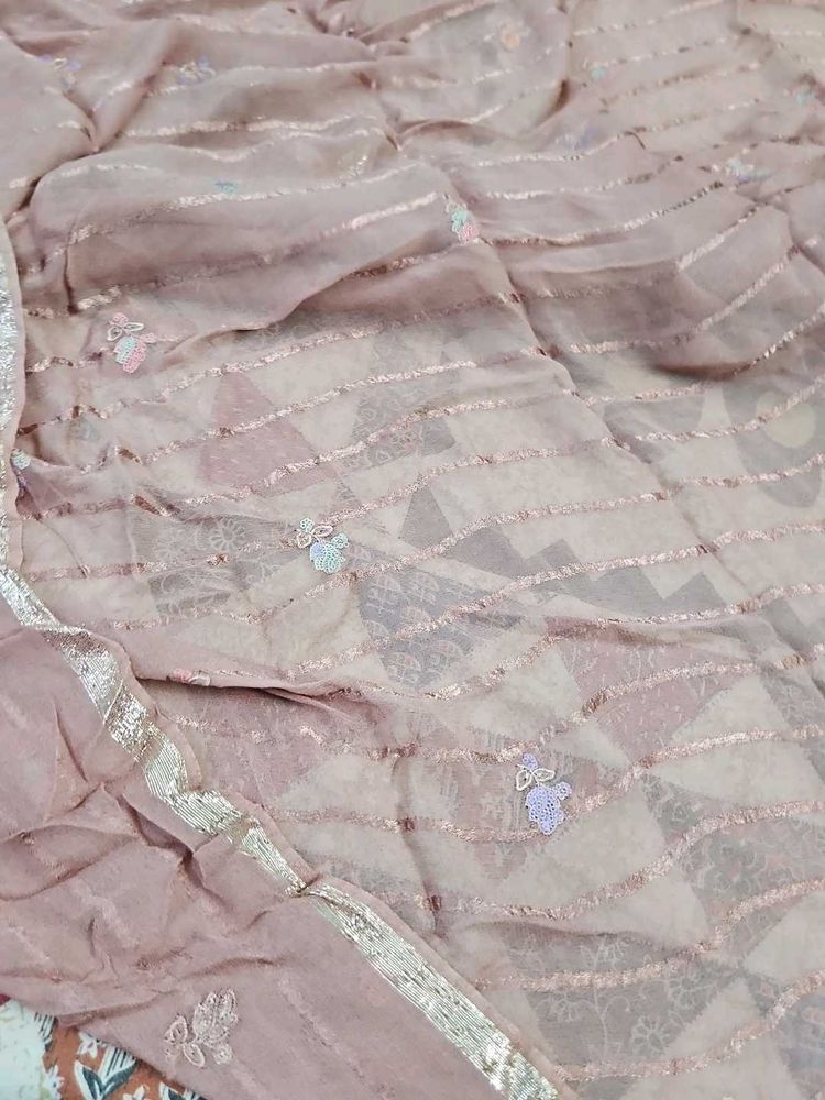 Georgette Saree With Blouse full length good quali