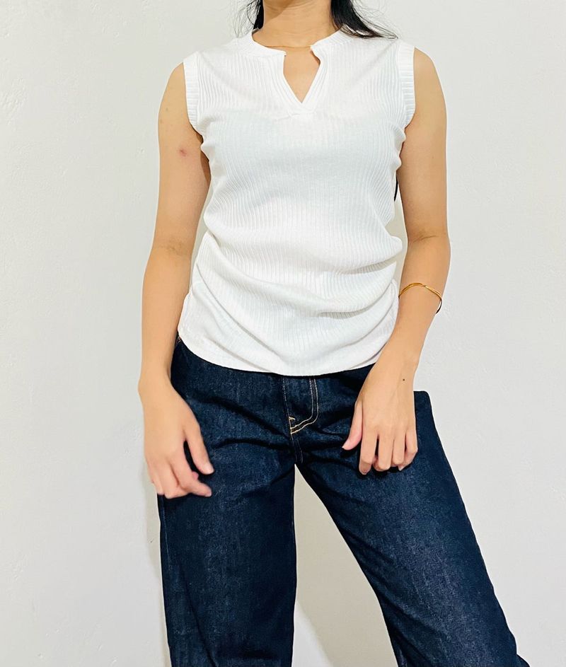 White Sleeveless V-Neck Ribbed Top
