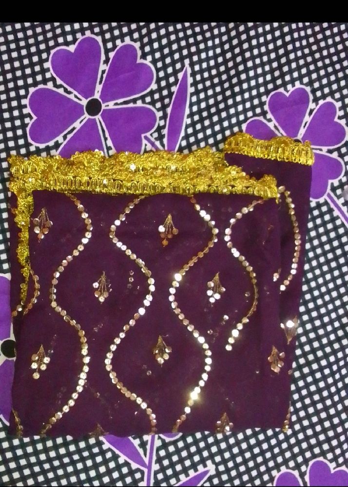 Elegant Dupatta with Gold Detailing