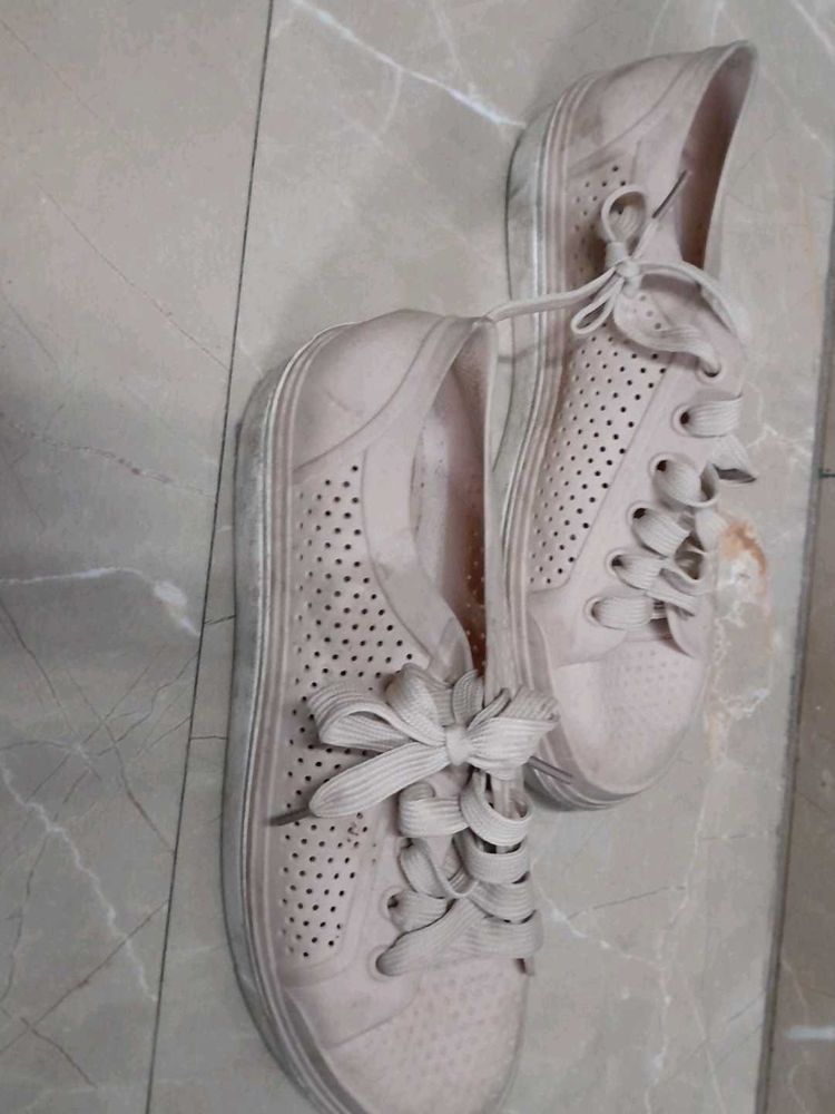 light pink colored shoes for women