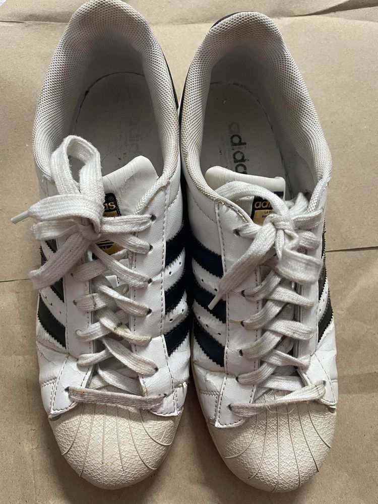 Adidas Superstars / White Sneakers