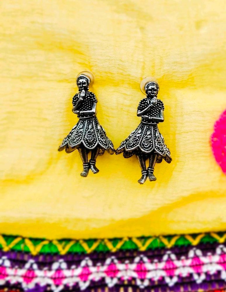 Girl Silver Earrings (jhumke)