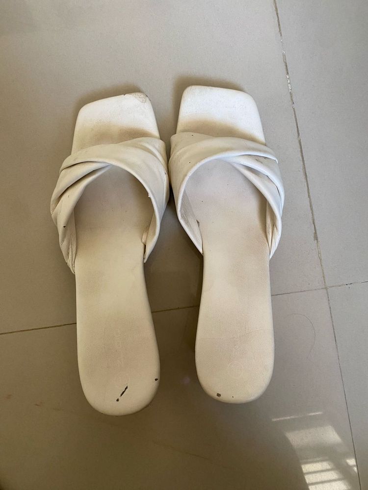 Stylish White Twisted Strap Slides heels