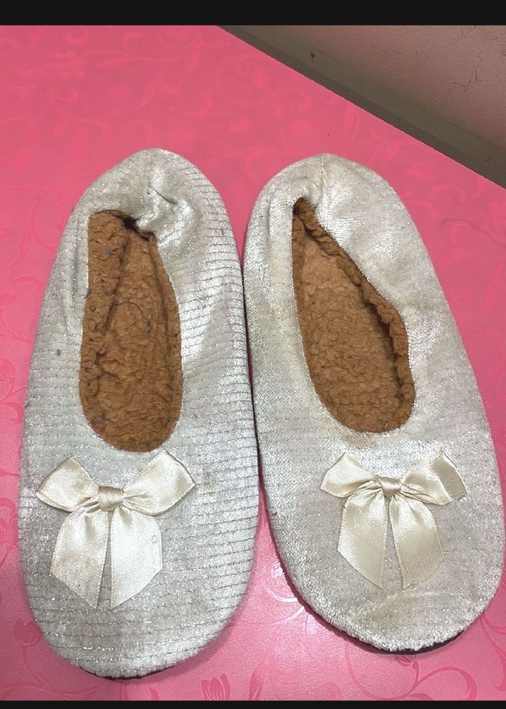 Cozy Bow Detail Slippers