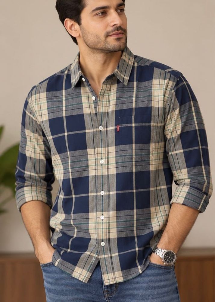Levi's Plaid Button-Up Shirt