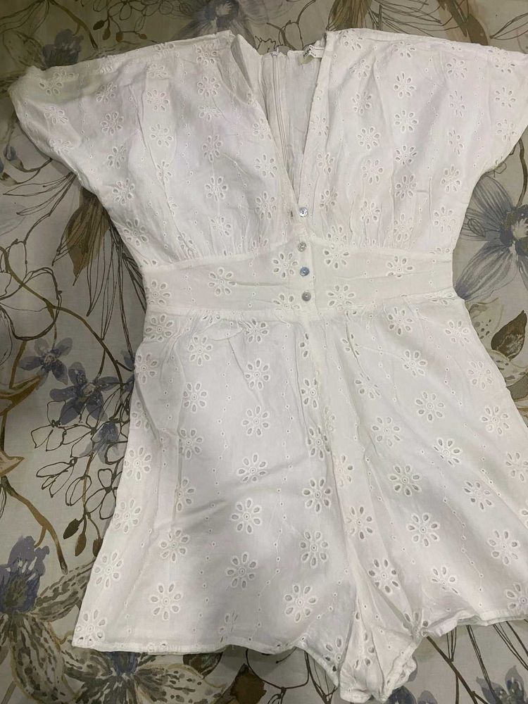 Chic White Broderie Anglaise Playsuit