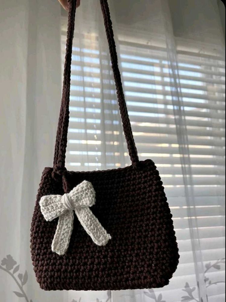 Chic Crochet Shoulder Bag with Bow