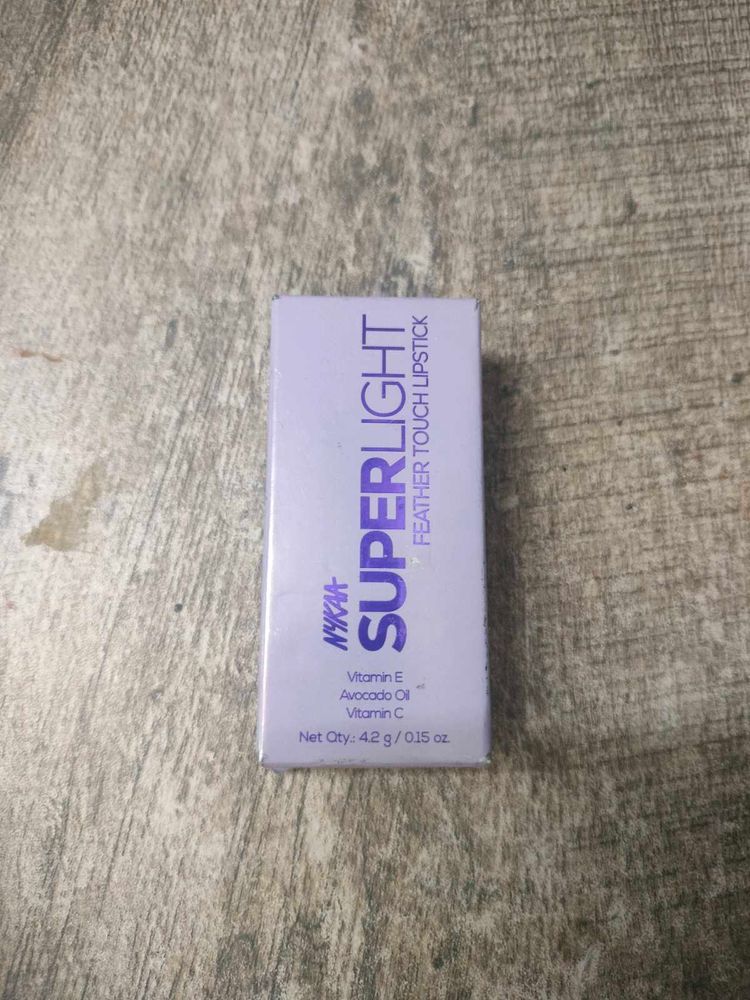 Nykaa Superlight Feather Touch Lipstick