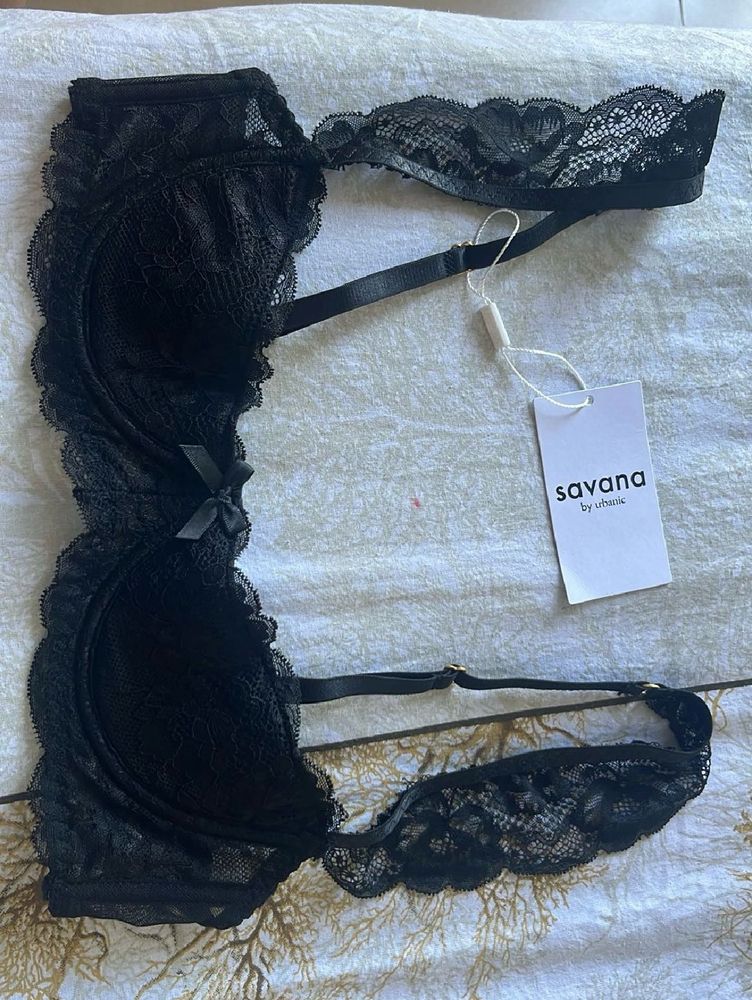 Black and white Savana bra