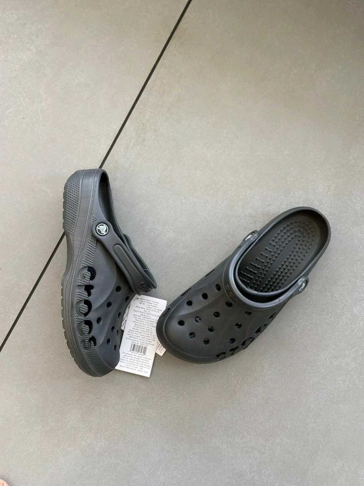 *CROCS*