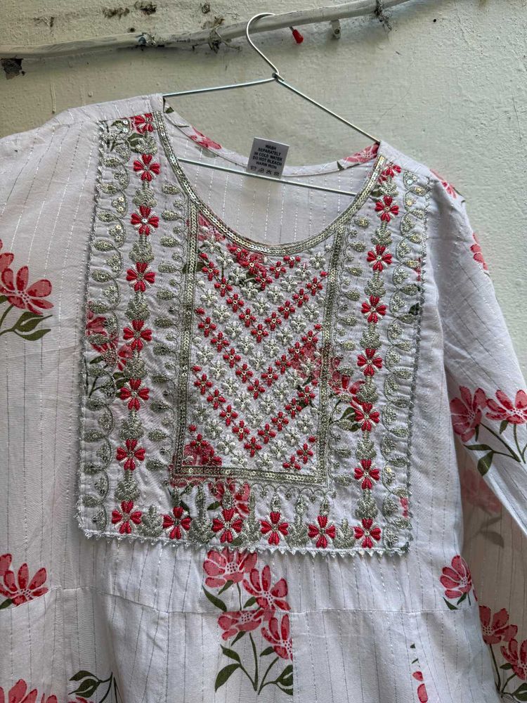 Floral Embroidered Kurta