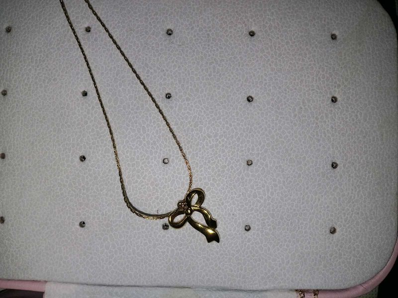 Bow Pendant