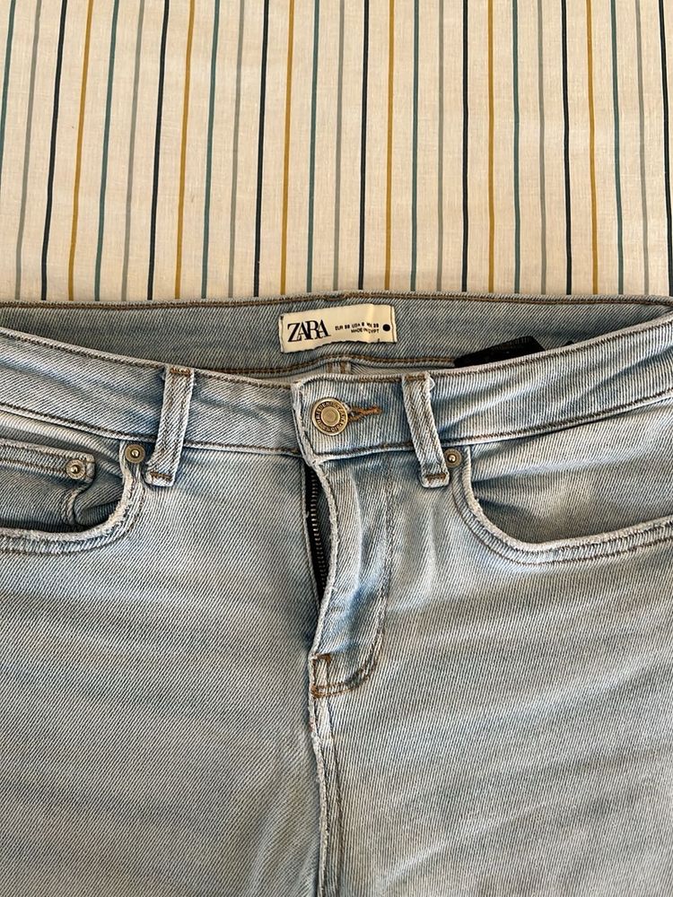 Zara Light Wash Jeans