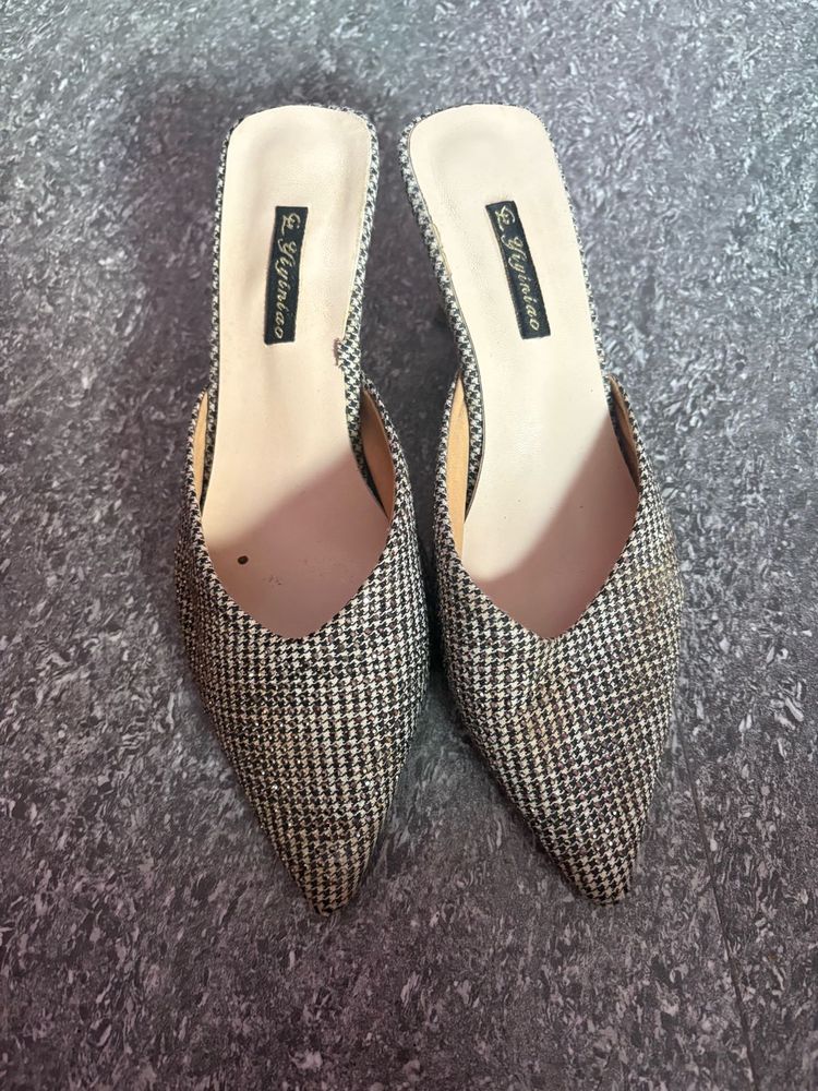 Stylish Pointed Toe Mule Heels