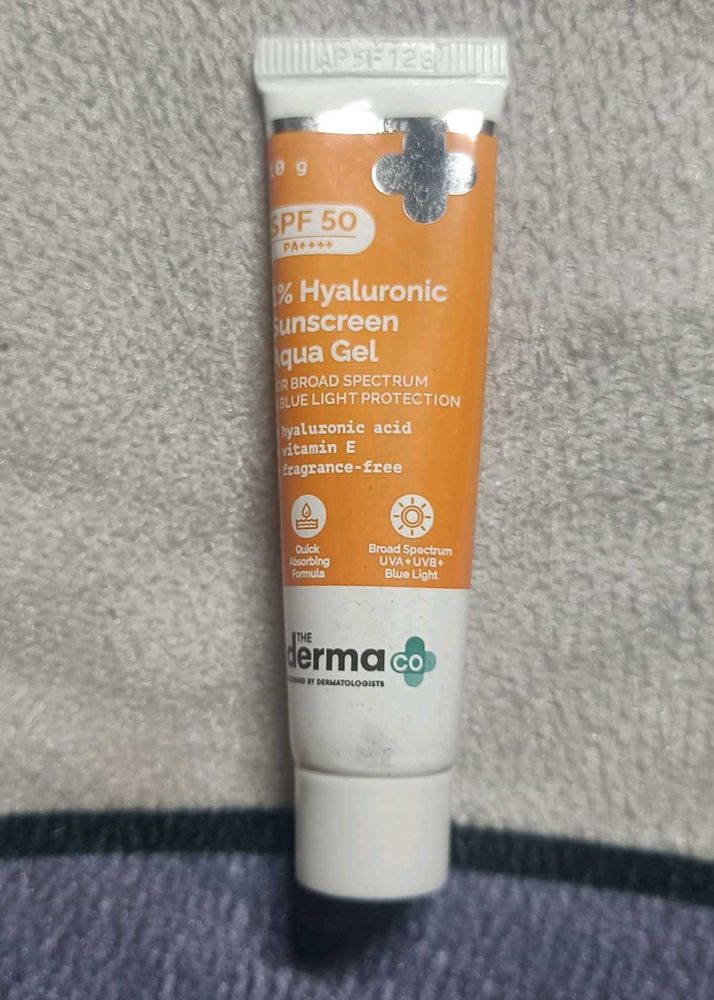 The Derma Co. Hyaluronic Sunscreen Aqua Gel SPF 50