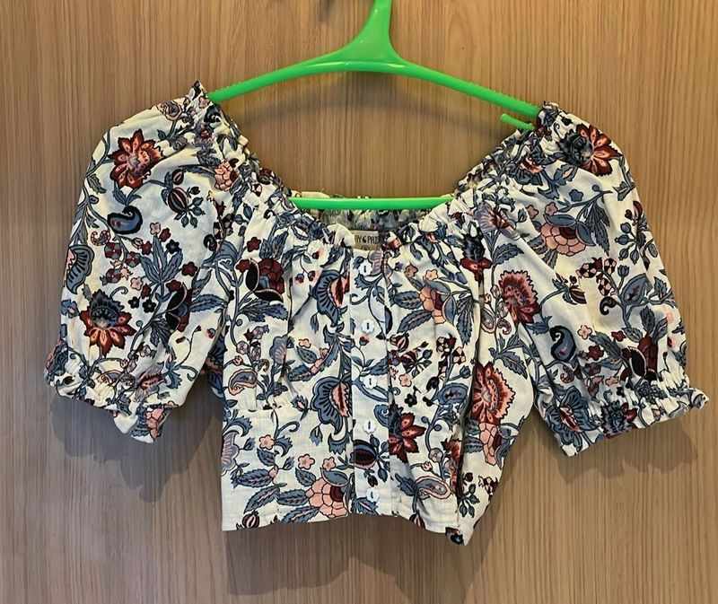 Floral Puff-Sleeve Crop Top 🌸