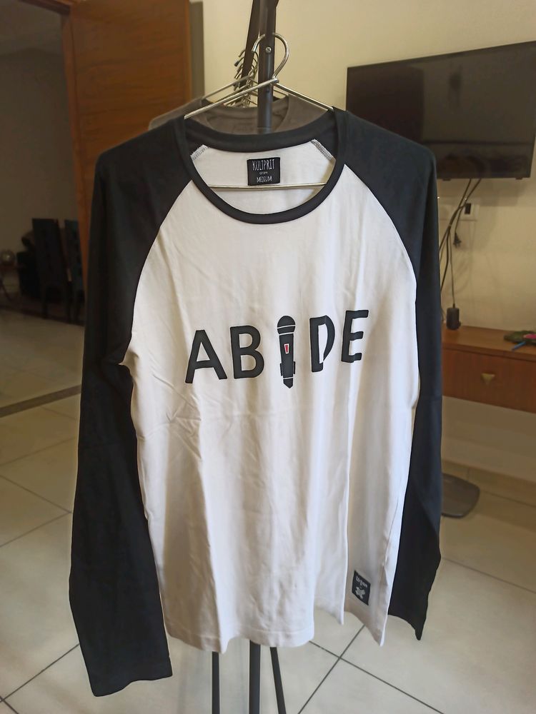 Full Sleve Black And White Tshirt