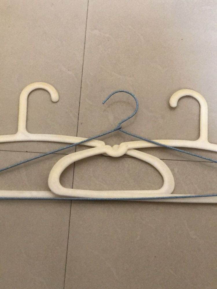 Set of 3 White Plastic Clothes Hangers