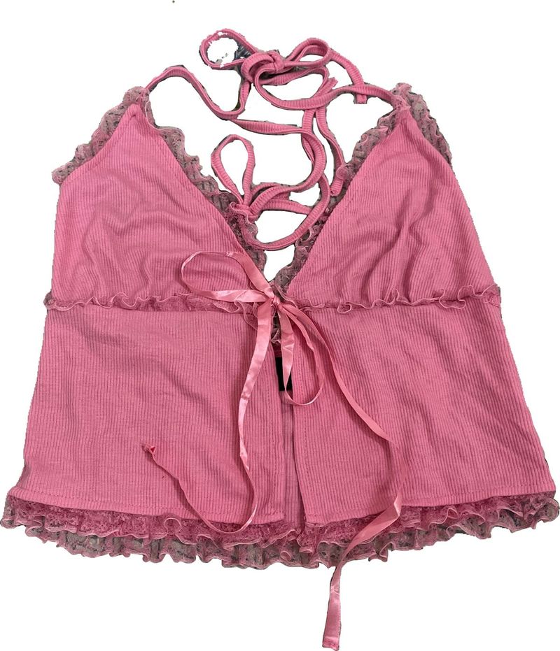 pink lace trimmed top🎀