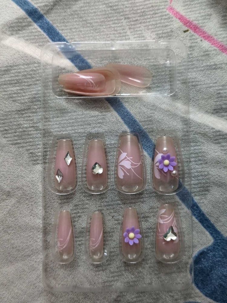 Press-On Nails with Gems &amp; Flowers