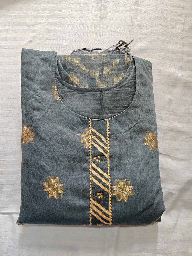 Elegant Gray &amp; Gold Embellished Salwar Kameez