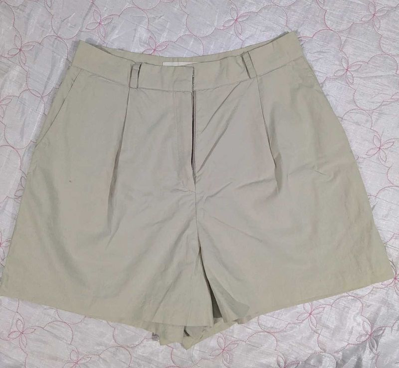 Stylish Beige Pleated Shorts