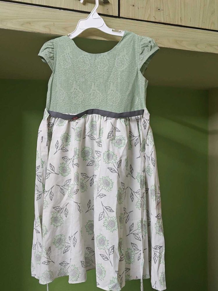 Cute Floral Print Dress... Clearance sale