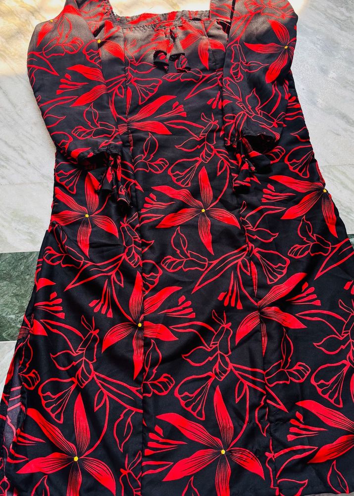 Stylish Black &amp; Red Floral Kurta