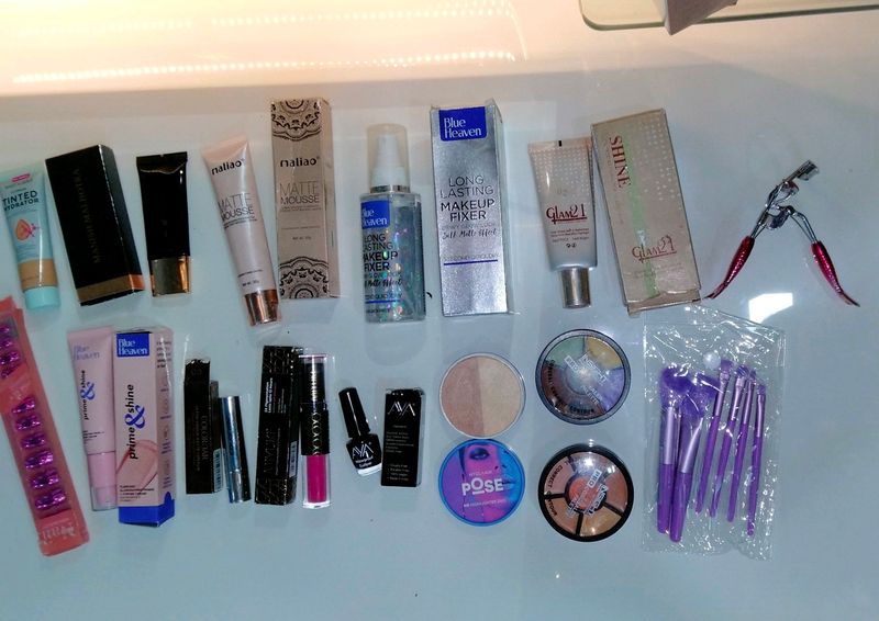 15 Item Professional Makeup Vanity,  Free Shipping