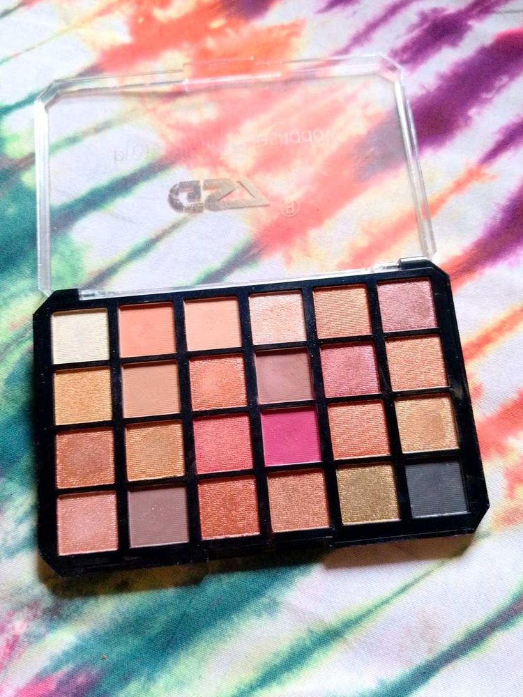 24 Color Eyeshadow Palette