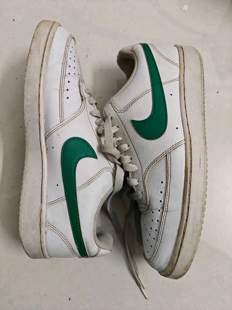 Nike White &amp; Green Sneakers
