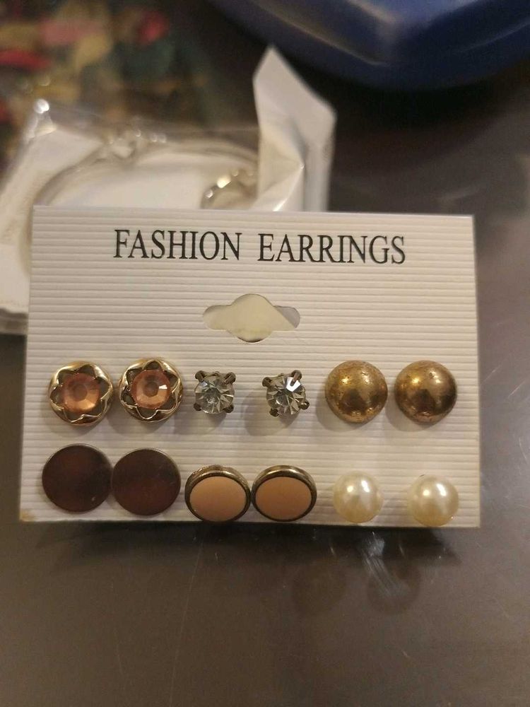 6 Studded Earrings 😊