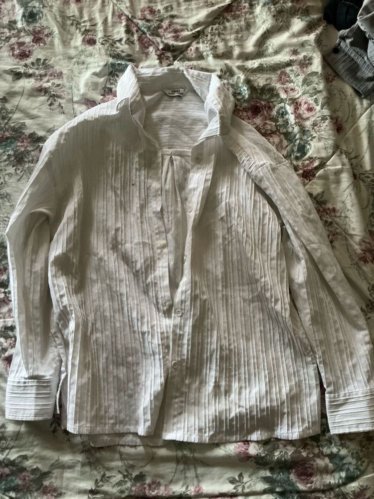 Classic White and grey  Pleated Shirt combo.
