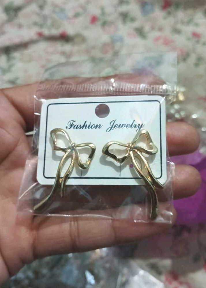 Chic Bow Stud Earrings
