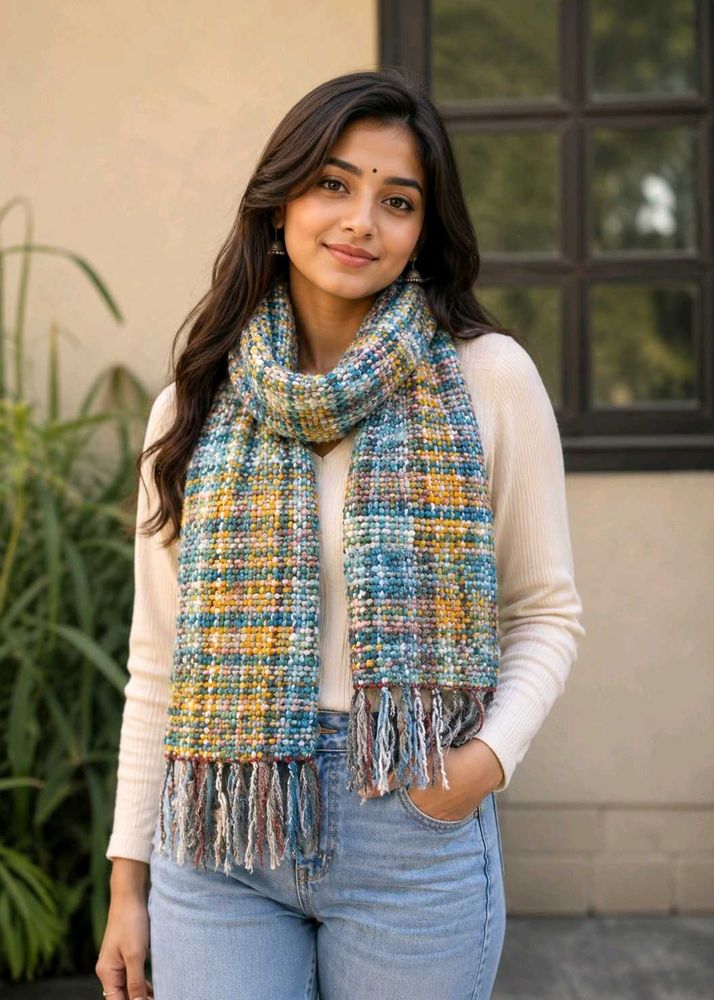 Woolen muffler for women
