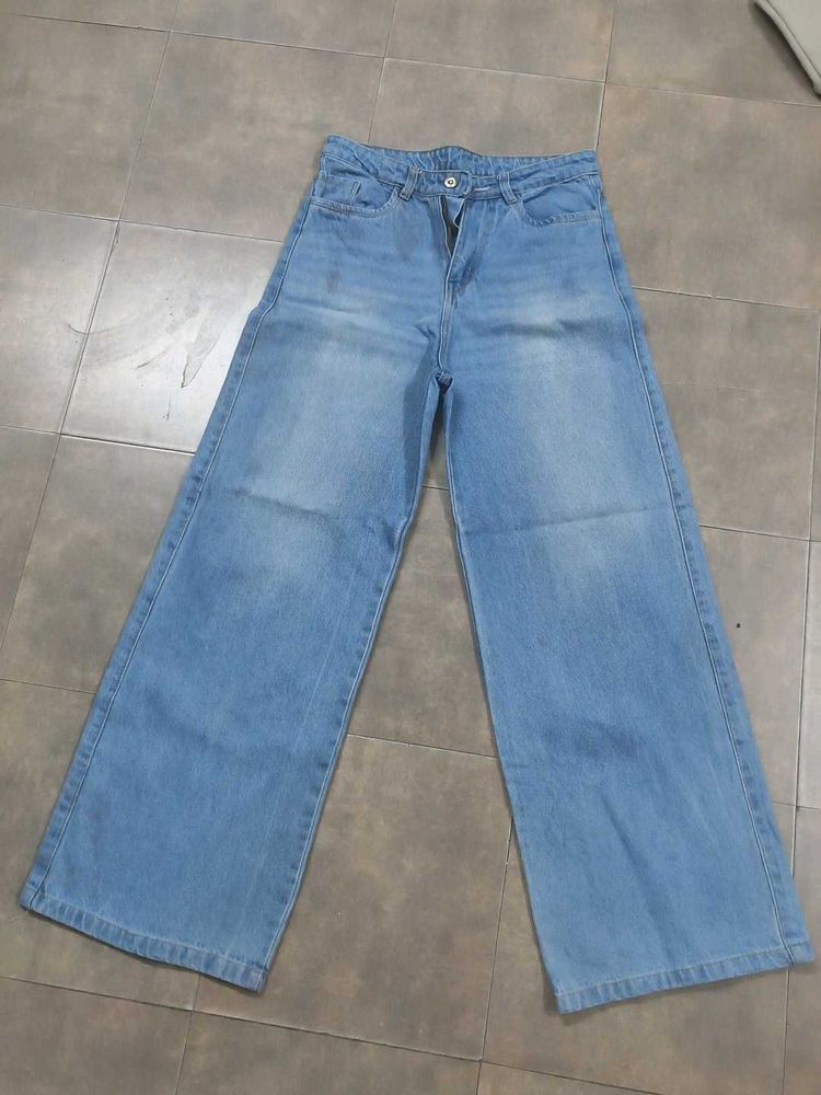 Wide Leg Light Wash Jeans