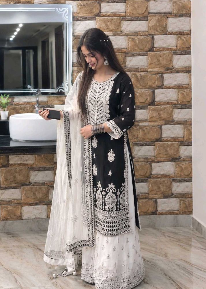 Elegant Black &amp; White Kurta garara Set