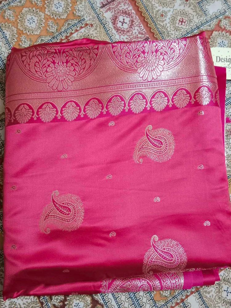 Elegant Pink Silk Saree with Paisley Motifs