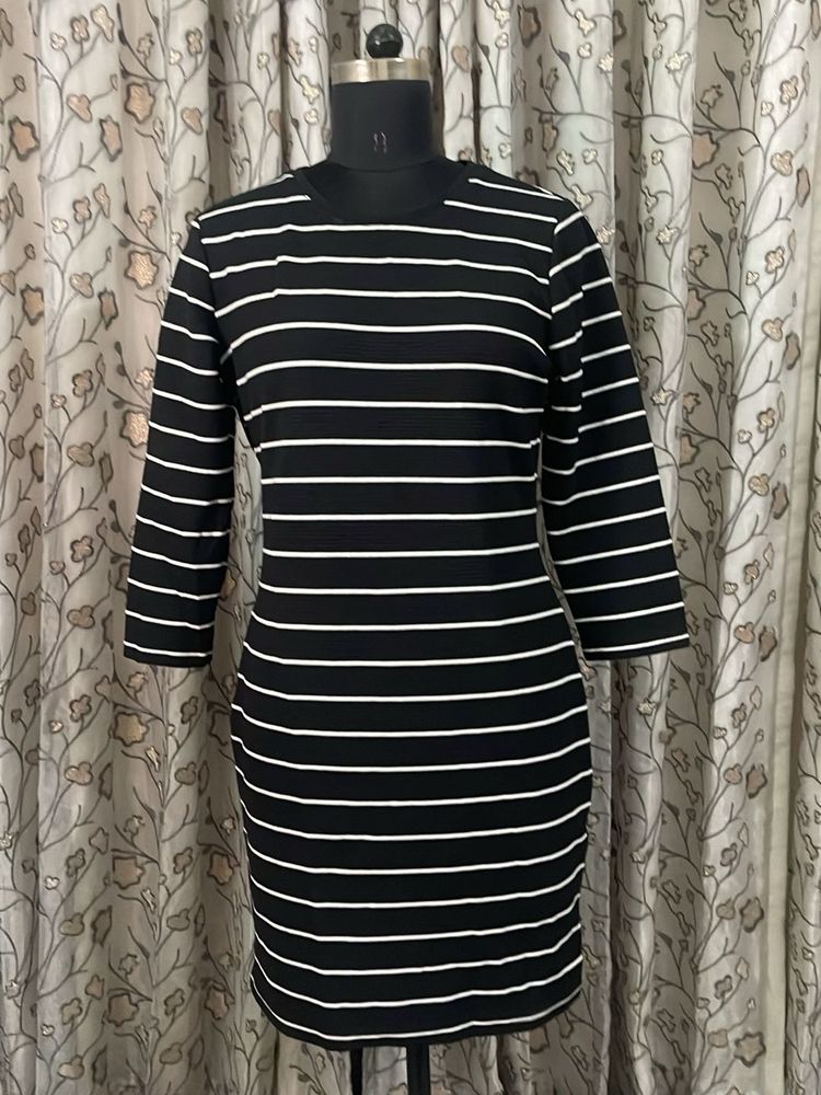 Chic Black &amp; White Striped Dress