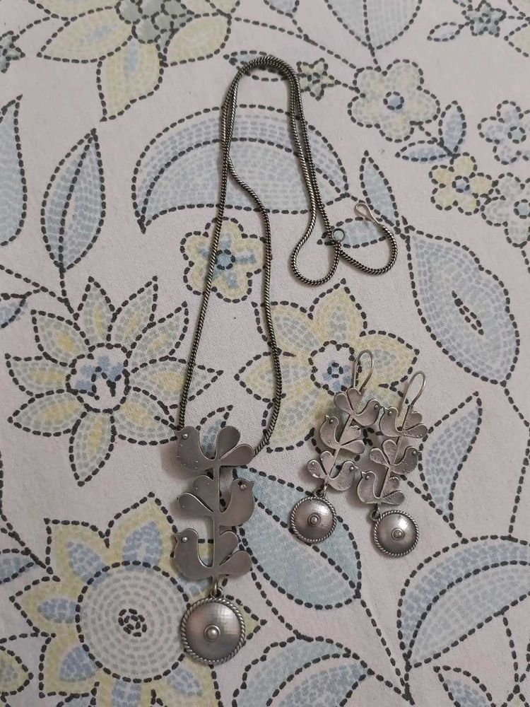 jewellery set : earring &amp; necklace