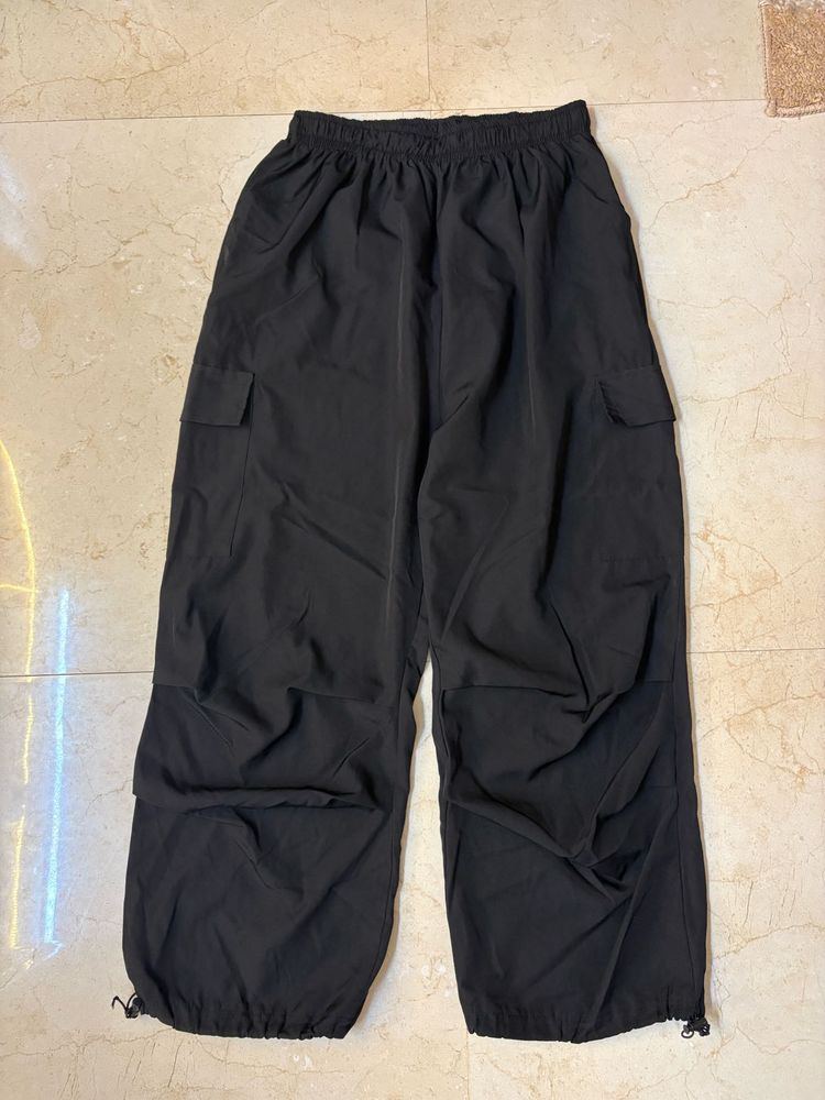parachute pants/ trousers