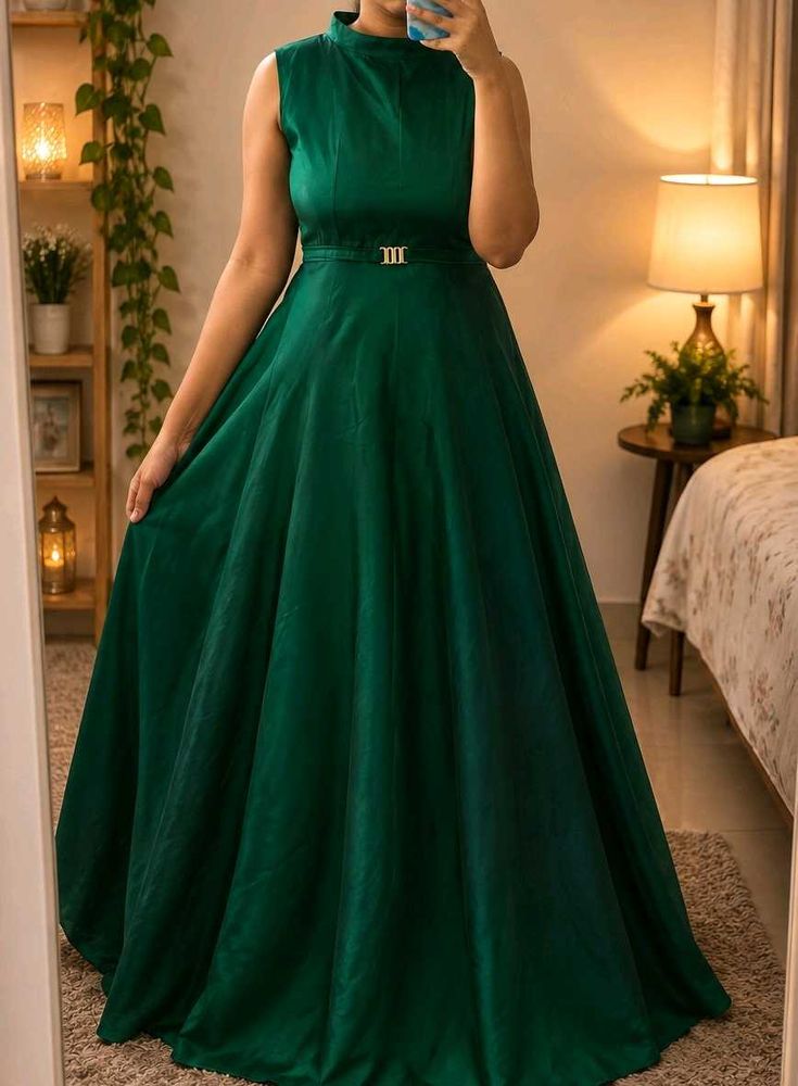 SALE 💰 Emerald Luxe Green Maxi Gown✨