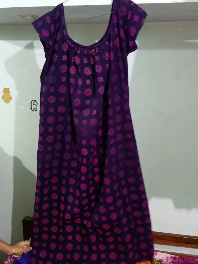 Comfortable Purple Printed Nightdress