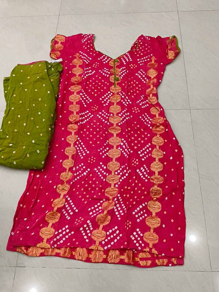 women bandhni suit