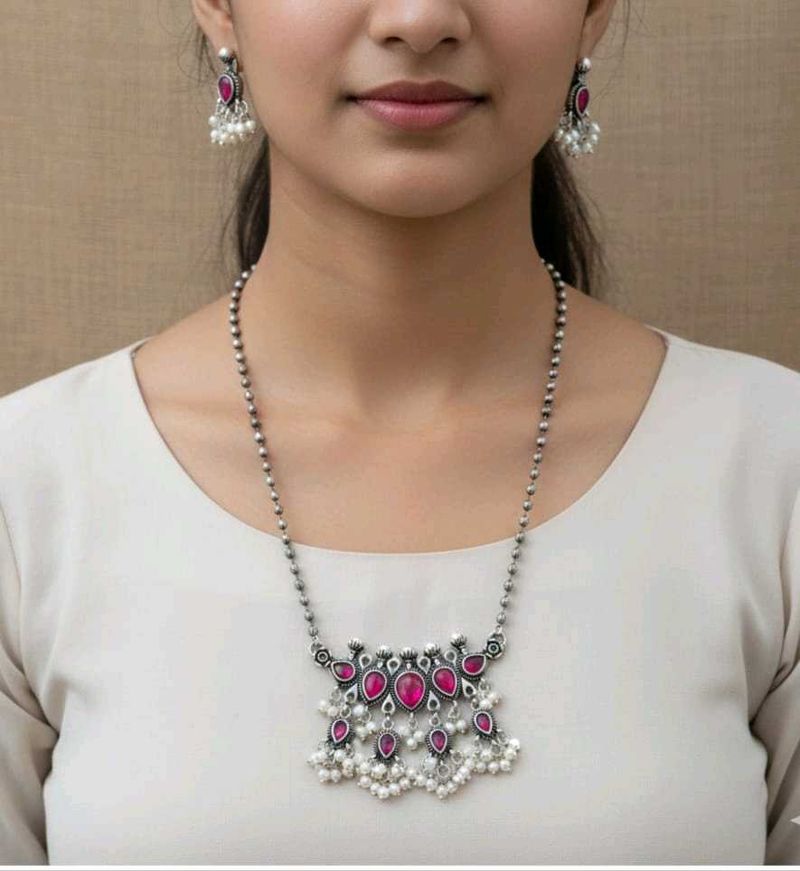 Necklace &amp; Earring Set