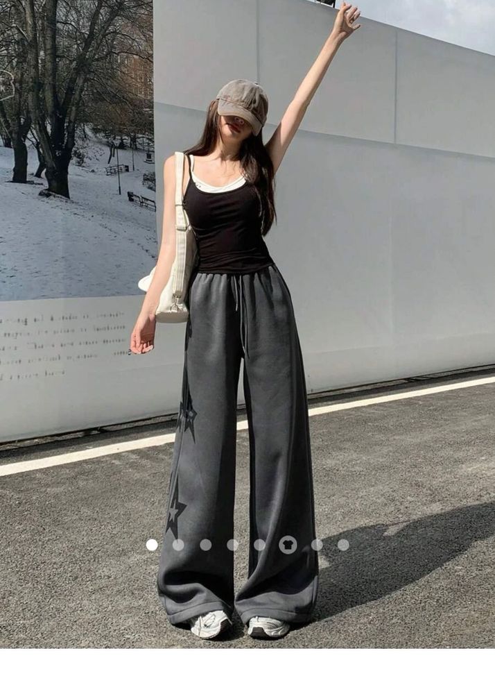Savana Wide-Leg Sweatpants with Star Detail