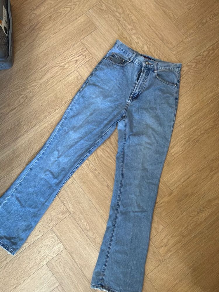 Light Wash Flared Jeans