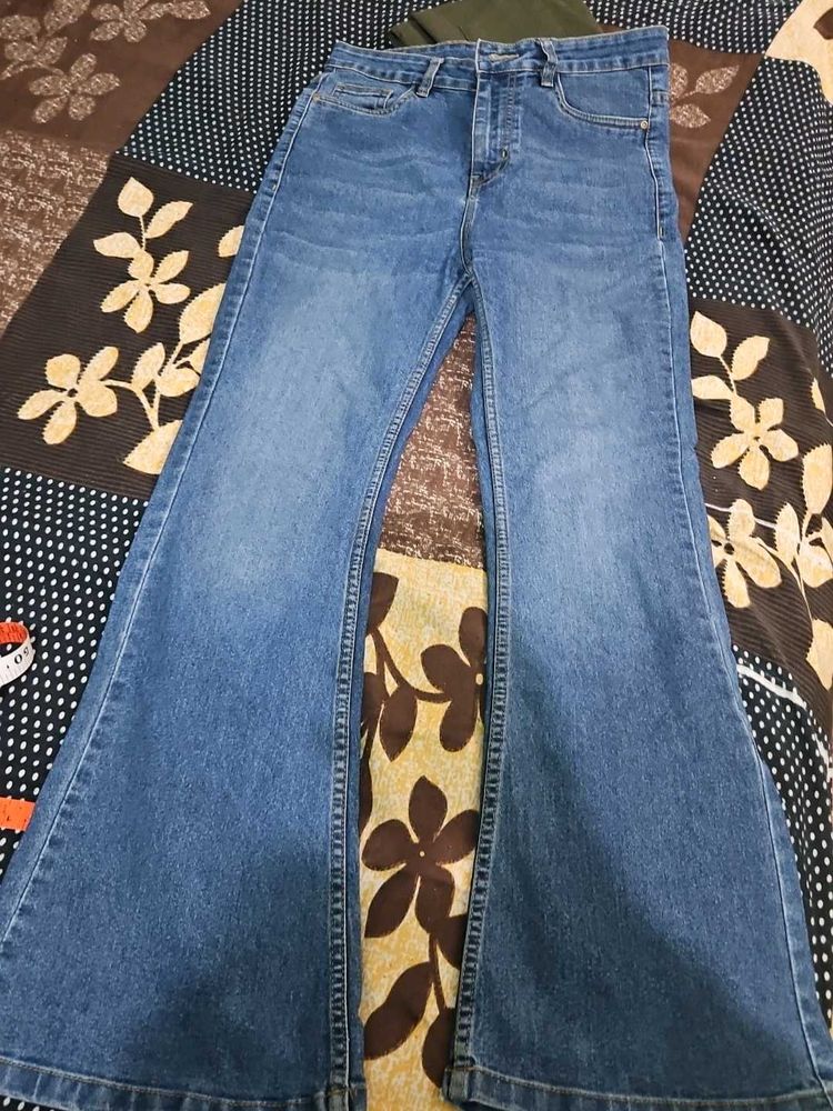 Blue bootcut denim jeans