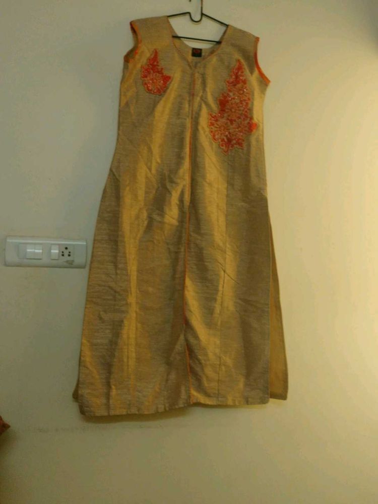Elegant Embroidered Kurta with skirt and duppatta