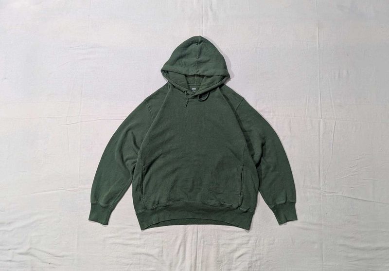 Uniqlo Green Hoodie ( wearable for c- 40-48 )